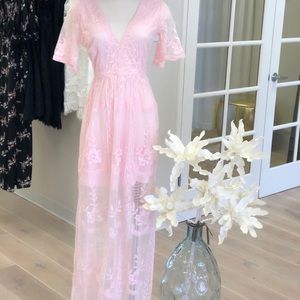 Lace short sleeve vneeck maxi dress